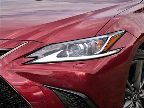 Lexus ES - взять сейчас, или подождать нового поколения?