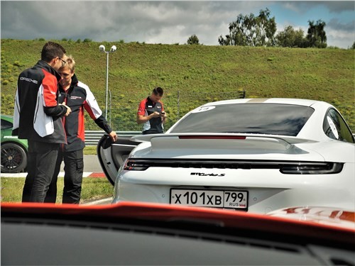 Теперь мы знаем о Porsche все!