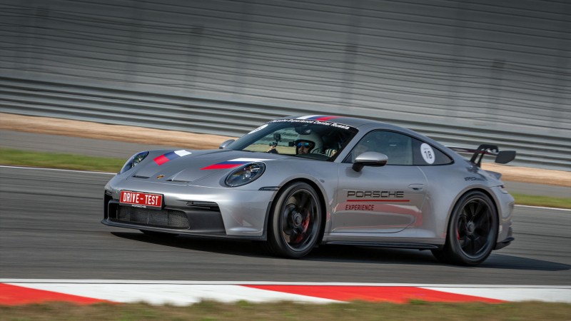 Отрываемся на Porsche GT3 серии 992 от Каймана GT4 c PDK