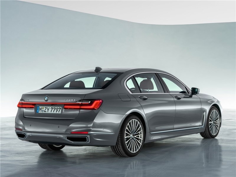 Флагманский седан BMW переходит на электричество