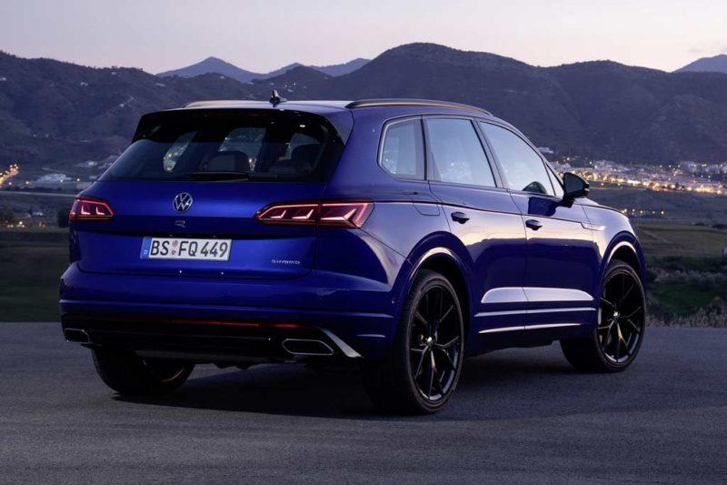 Представлен мощный Volkswagen Touareg R с гибридной установкой и богатым оснащением