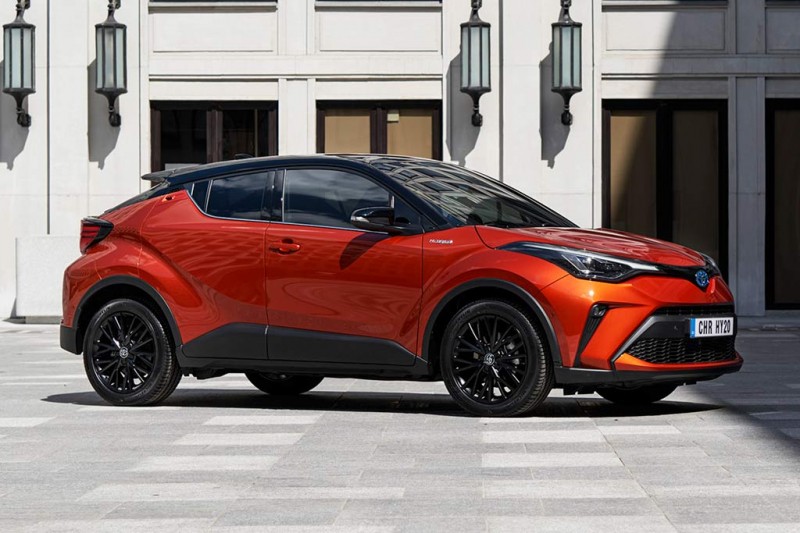 Новая Toyota C-HR 2021: комплектации и цены, фото в новом кузове, отзывы владельцев