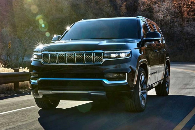 Компания Jeep возродила модель Wagoneer: теперь это люксовый внедорожник