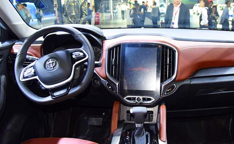 В Гуанчжоу представили новый кроссовер Brilliance V6