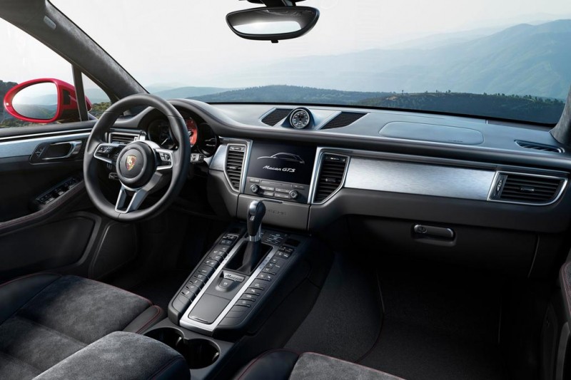 360-сильный кроссовер Porsche Macan GTS