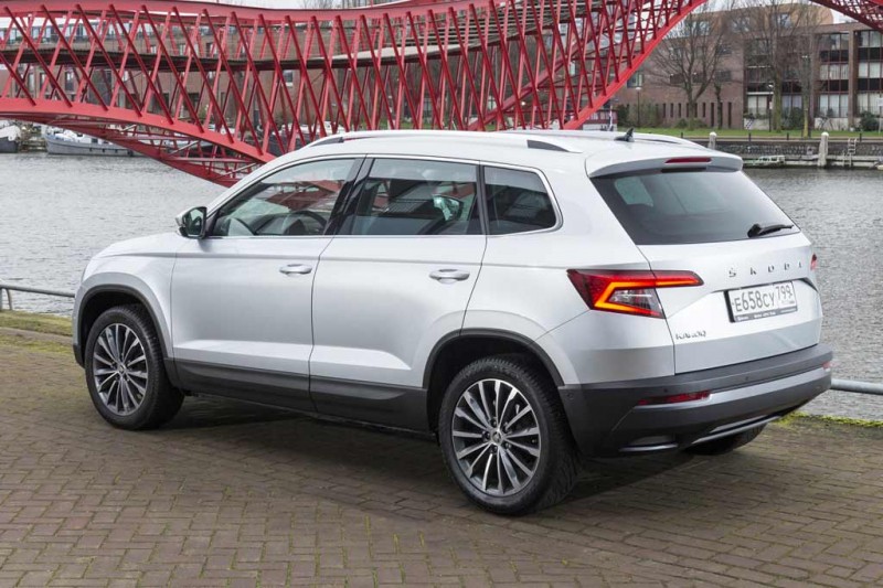 Skoda Karoq 2021: отзывы владельцев, комплектации и цены, фото в новом кузове
