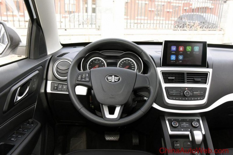 FAW Besturn X40: компактный паркетник из Поднебесной