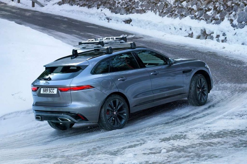 Новый Jaguar F-Pace 2021 получил шикарный салон: что еще интересного?