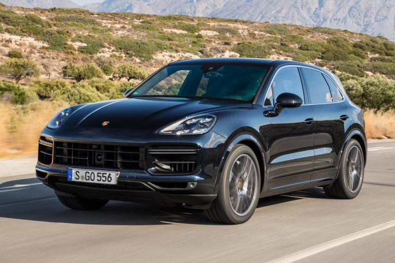 Porsche Cayenne Turbo 2021: спорткар среди кроссоверов