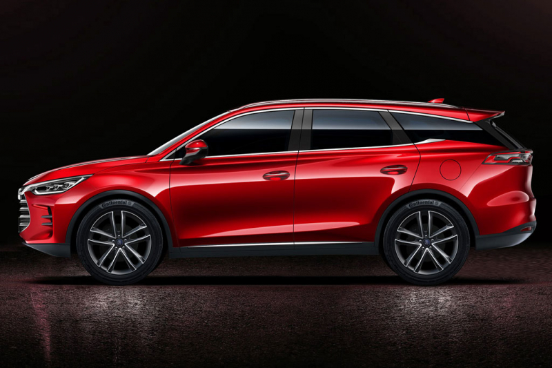 Новый BYD Tang получил большой поворотный дисплей