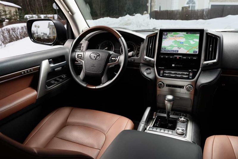 Toyota Land Cruiser 2020: фото, цена и комплектации, отзывы владельцев