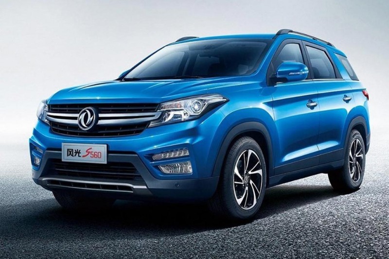 В Китае представлен 7-местный кроссовер Dongfeng S560
