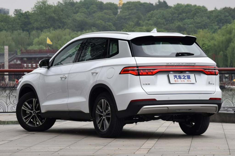 Новый BYD Song Pro: мощные гибриды и версия на электротяге