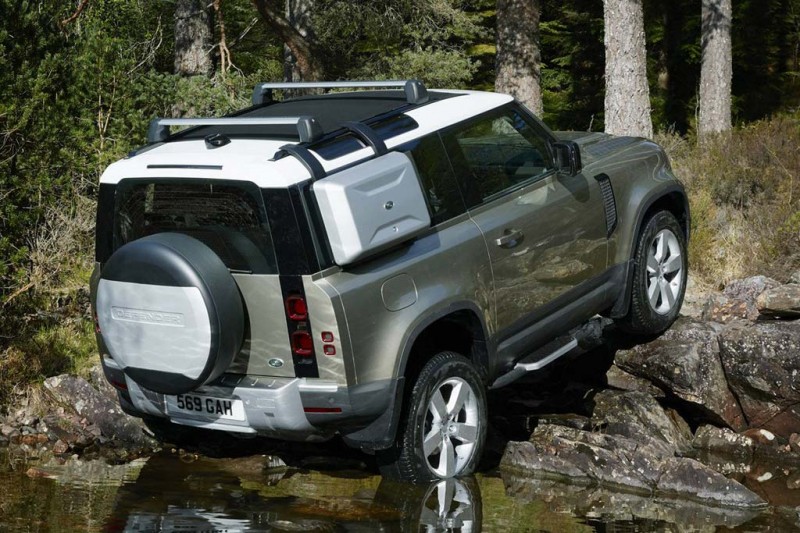 Британцы представили новый Land Rover Defender 2021