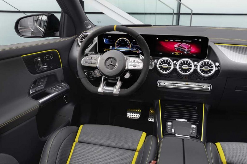 Представлен &laquo;заряженный&raquo; кроссовер Mercedes-AMG GLA 45 2021