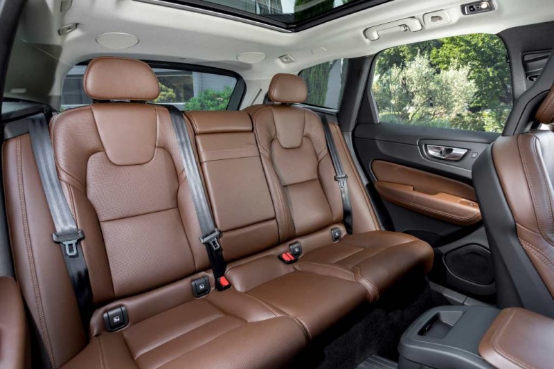 Volvo XC60 2021: комплектации и цены, фото новой модели, отзывы владельцев