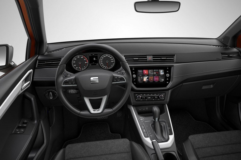 Испанцы представили новый кроссовер Seat Arona 2018