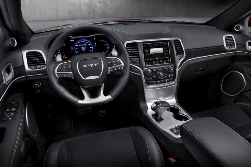Заряженный внедорожник Jeep Grand Cherokee SRT8 4 Заряженный внедорожник Jeep Grand Cherokee SRT8