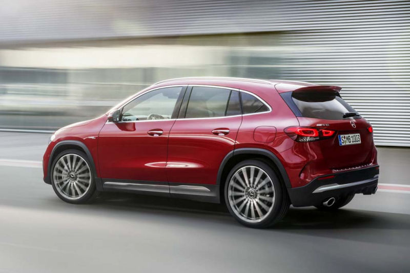 Mercedes-AMG GLA 35 4MATIC: подогретая версия нового ГЛА