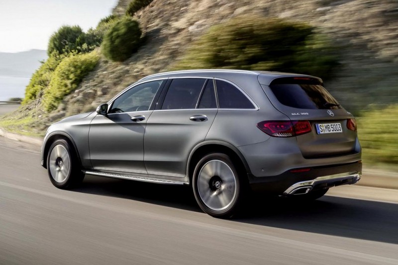 Mercedes GLC 2021 года: рестайлинговый кроссовер