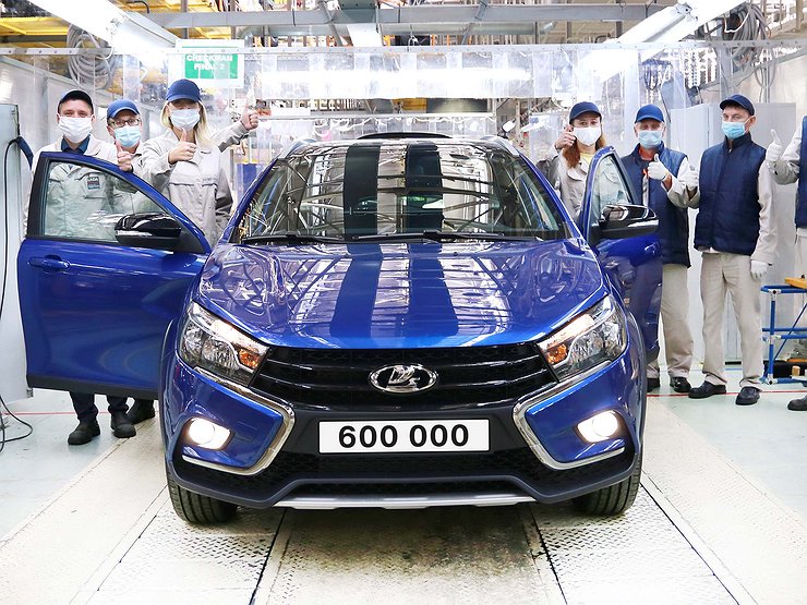 LADA Vesta побила производственный рекорд и отправилась на экспорт