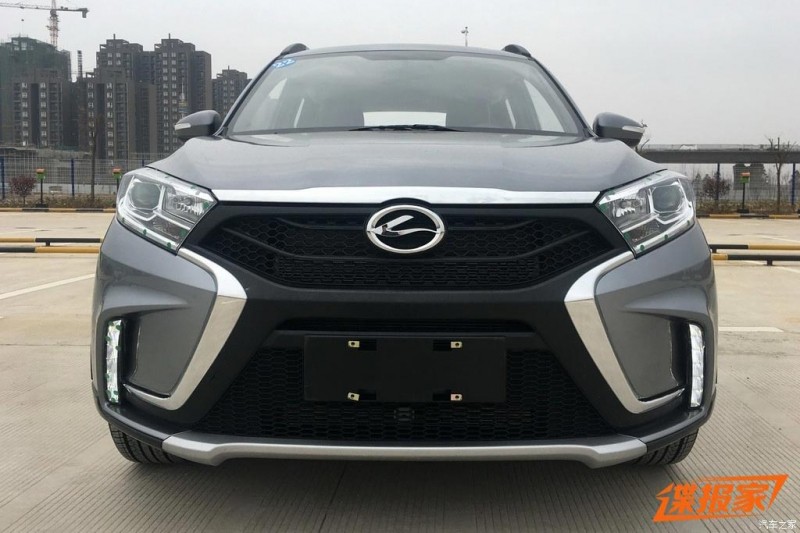 Китайский Landwind X2 скопировал передок XRAY