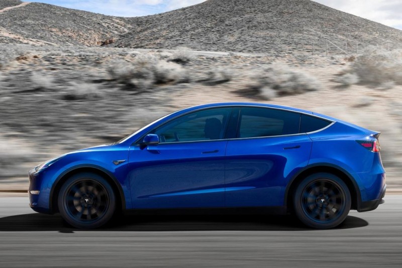 Tesla Model Y: компактный электрический кроссовер