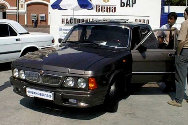 ГАЗ-3102 в обвесе Excellent Cardinal: как в 90-ые дорабатывали &laquo;Волги&raquo;