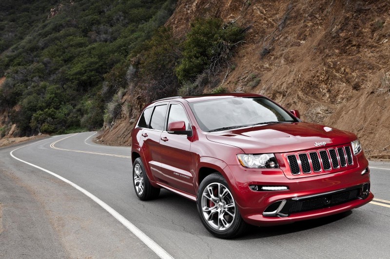 Заряженный внедорожник Jeep Grand Cherokee SRT8