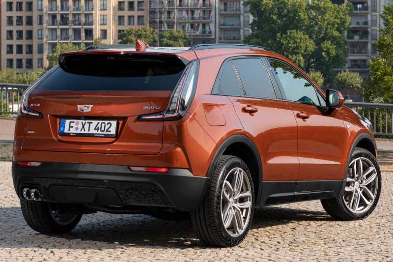 Новый Cadillac XT4 2021: младший кроссовер в линейке