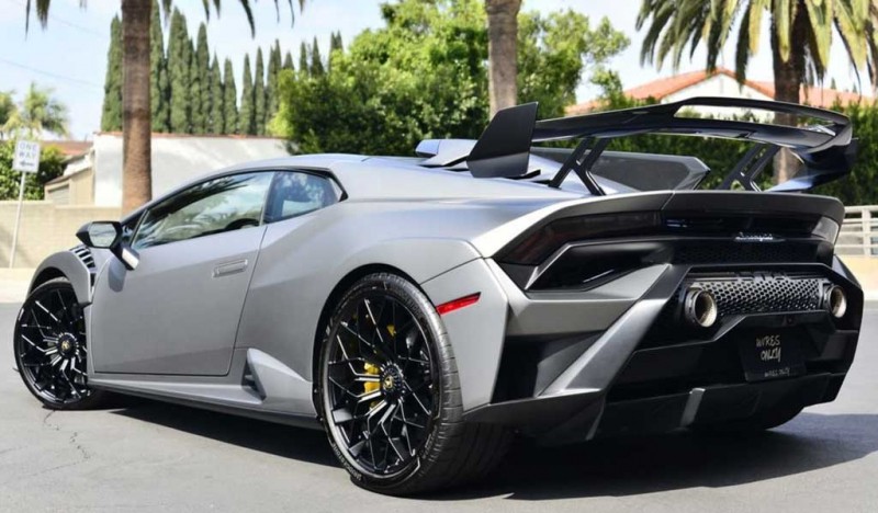 Стильный матово-серый Lamborghini Huracan STO выставили за 41 млн руб