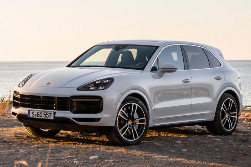 Porsche Cayenne Turbo 2021: спорткар среди кроссоверов