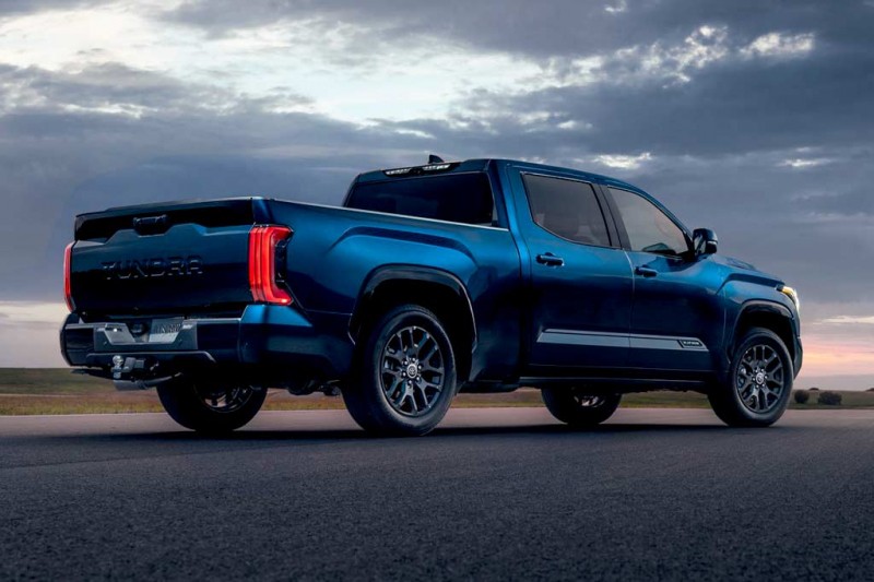Японцы презентовали Toyota Tundra 2022: пикап третьего поколения