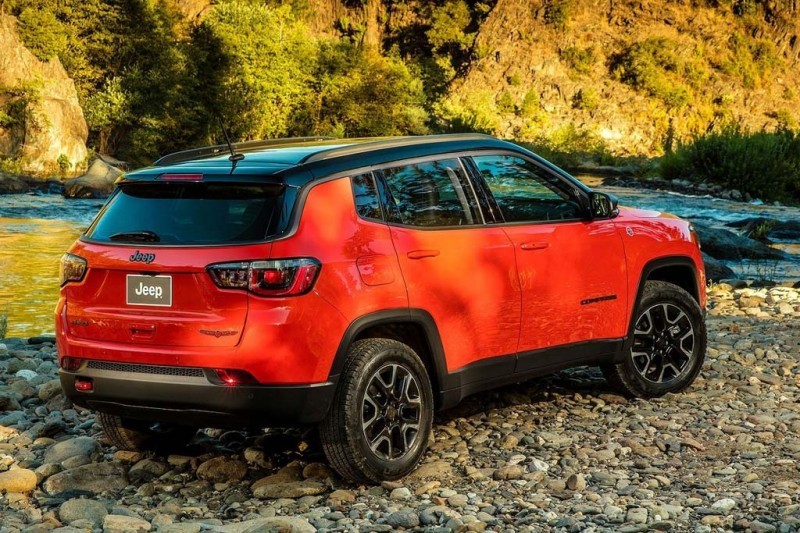 Jeep Compass 2021: компактный вседорожик