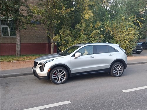 Почему Cadillac XT4 не похож на другие Cadillac? Он обыграл BMW по управляемости и комфорту!