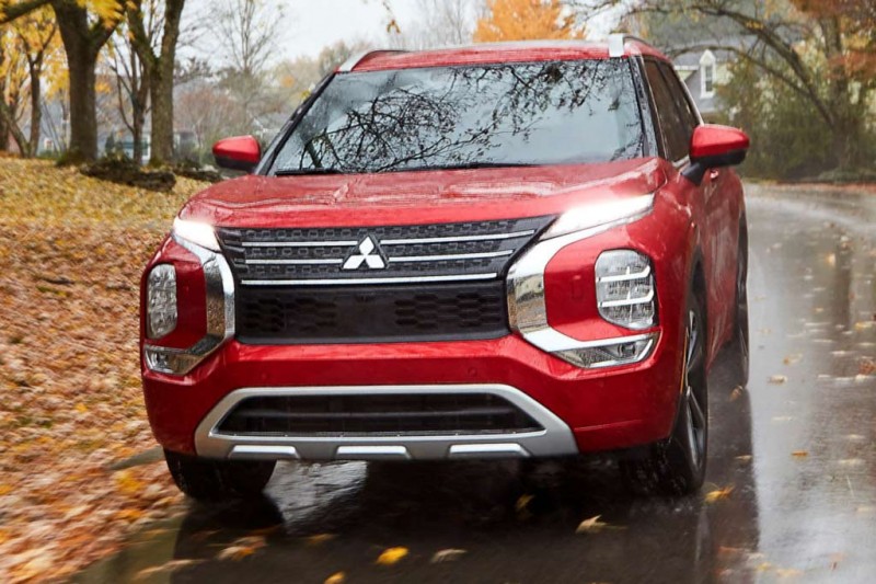 Представлен новый Mitsubishi Outlander 4: до России доберется нескоро