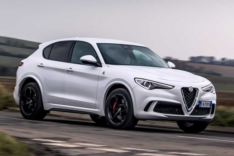 510-сильный кроссовер Alfa Romeo Stelvio Quadrifoglio