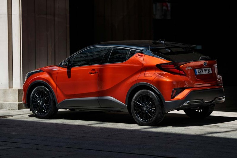 Новая Toyota C-HR 2021: комплектации и цены, фото в новом кузове, отзывы владельцев