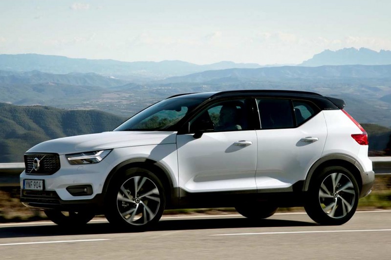 Volvo XC40 2021: комплектации и цены, фото новой модели, отзывы владельцев