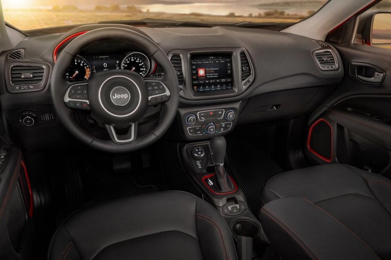 Jeep Compass 2021: компактный вседорожик