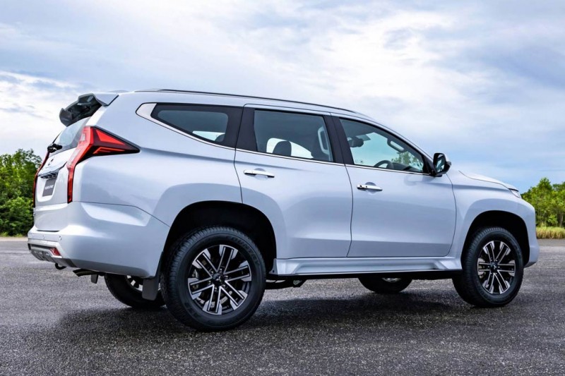 Mitsubishi Pajero Sport 2021: обновление в стиле пикапа L200