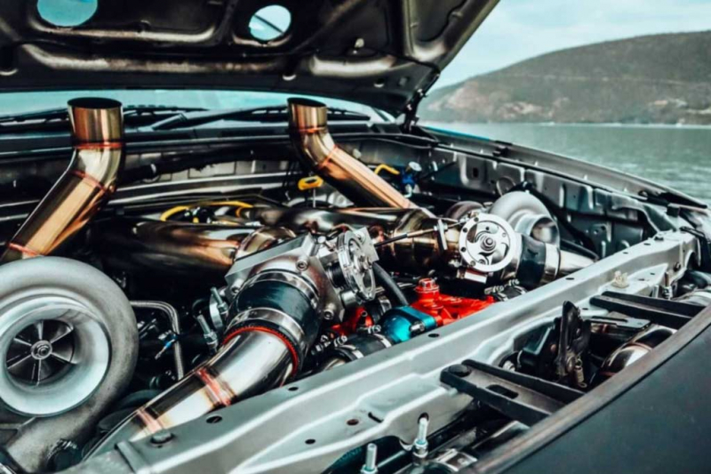 Пикап Toyota Hilux оснастили мотором V12 для гонок по подъему на холм