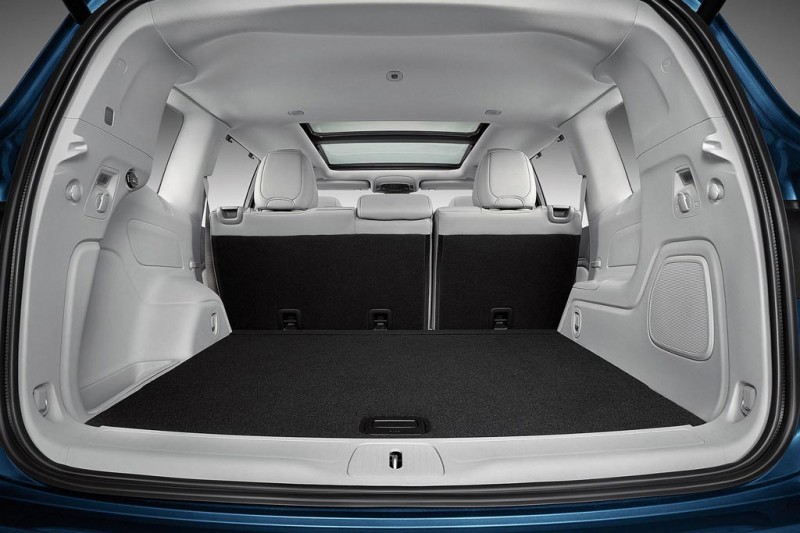 Новый Jeep Commander 2019: пятиместная версия Гранда