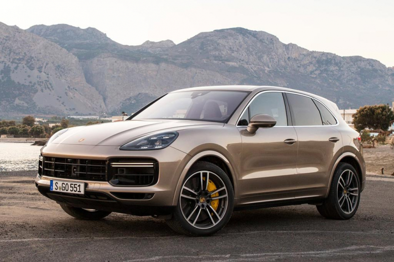 Porsche Cayenne Turbo 2021: спорткар среди кроссоверов