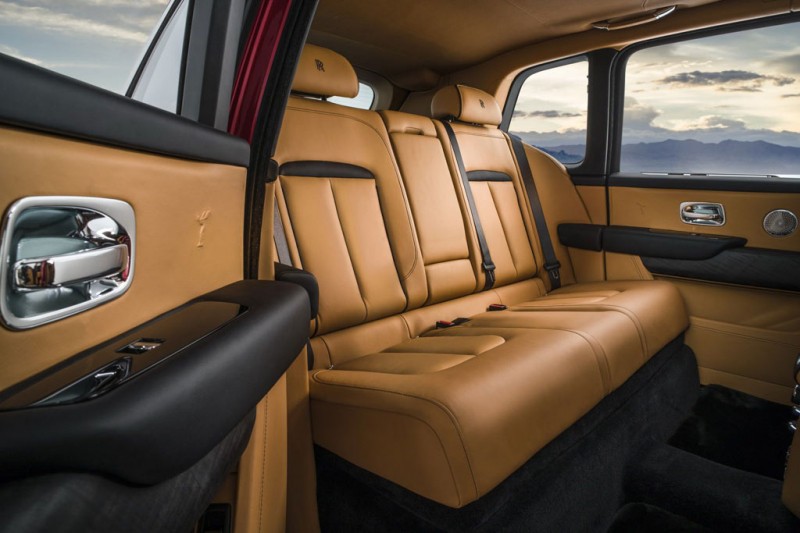 Rolls-Royce Cullinan 2021: роскошный британский внедорожник