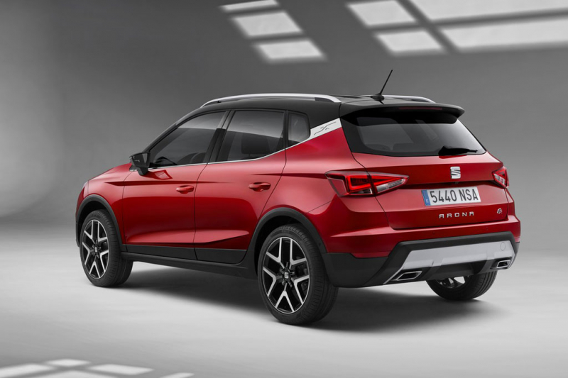 Испанцы представили новый кроссовер Seat Arona 2018