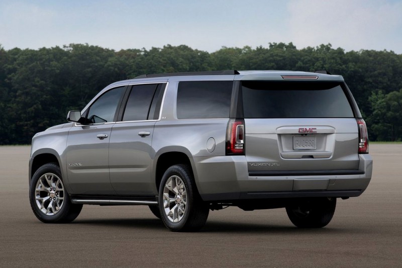 Внедорожник Chevrolet Tahoe 4 поколения: заокеанский богатырь