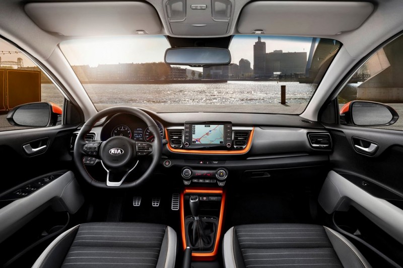 Корейцы представили новый паркетник KIA Stonic 2018