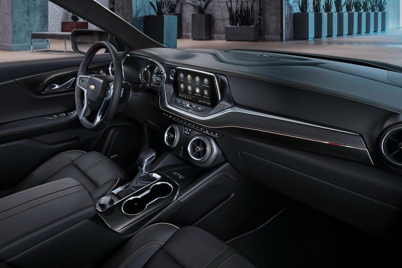 GM представил возрожденную модель Chevrolet Blazer 2019