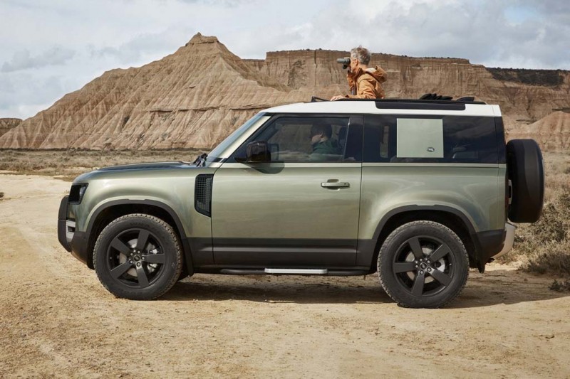 Британцы представили новый Land Rover Defender 2021